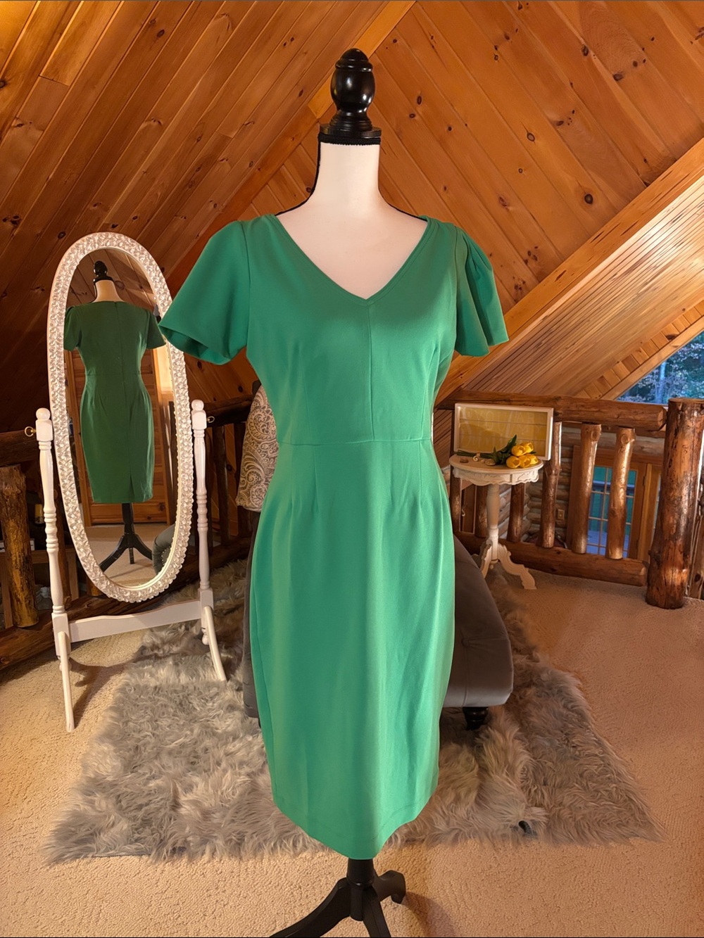 Maggy London Green V-Neck Midi Dress